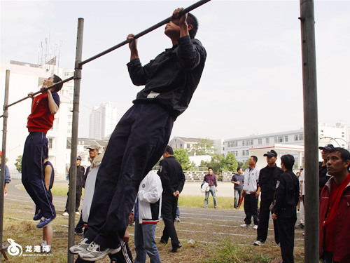 人口协管_我镇举行外来人口协管员队列会操演练