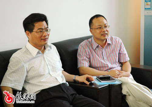 市委宣传部副部长王祖共来我镇检查先进基层党校工作