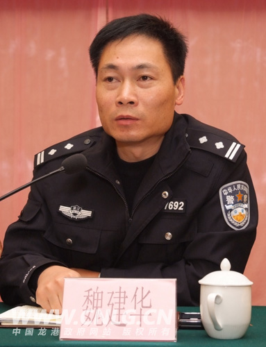 县交警队大队长魏建华镇委委员,副镇长朱诗良镇委宣传委员金珍敏镇委