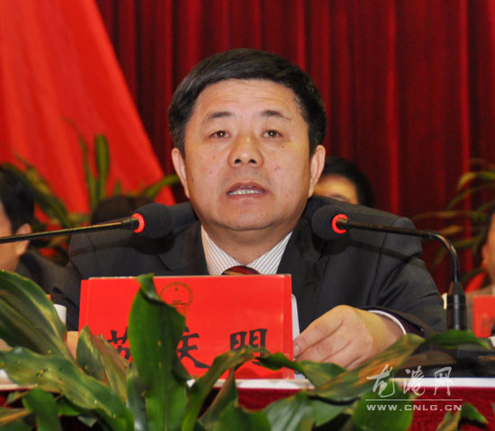 龙港镇九届人大六次会议隆重开幕