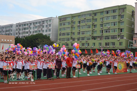 龙港七小举办第三届体育节暨2011秋季田径运动会