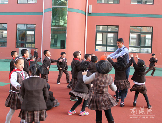 江南实验学校:校长与孩子零距离