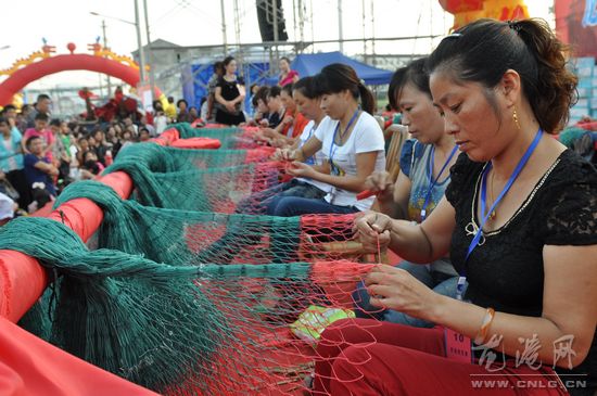 龙港舥艚首届社区文化节织渔网比赛