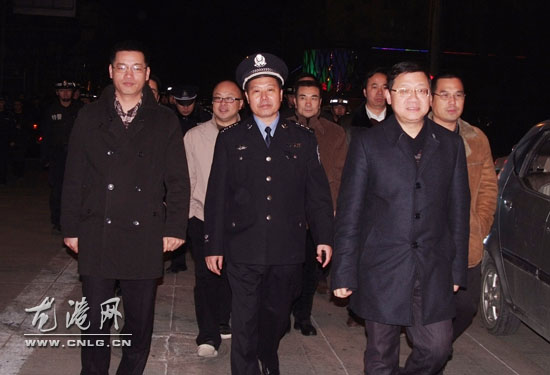 拉响警笛龙港启动冬季治安大巡防