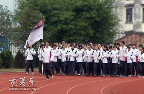 龙港第二高中跑操活动展德育新风