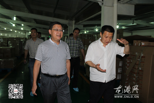 丁振俊走访企业排忧解难促发展