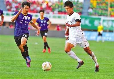 浙江第一人!龙港18岁足球小将张玉宁登陆荷甲