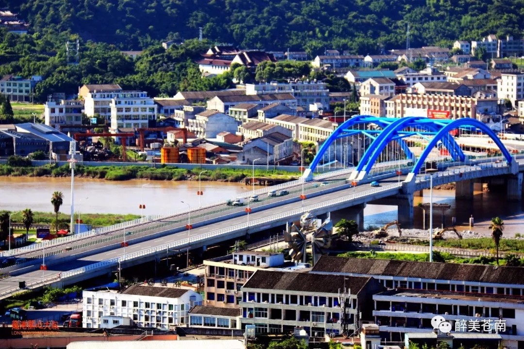 震撼！台风登陆前，龙港天空这一幕……图片来源：微信最美苍南