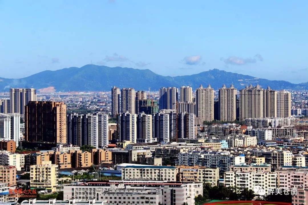 震撼！台风登陆前，龙港天空这一幕……图片来源：微信最美苍南