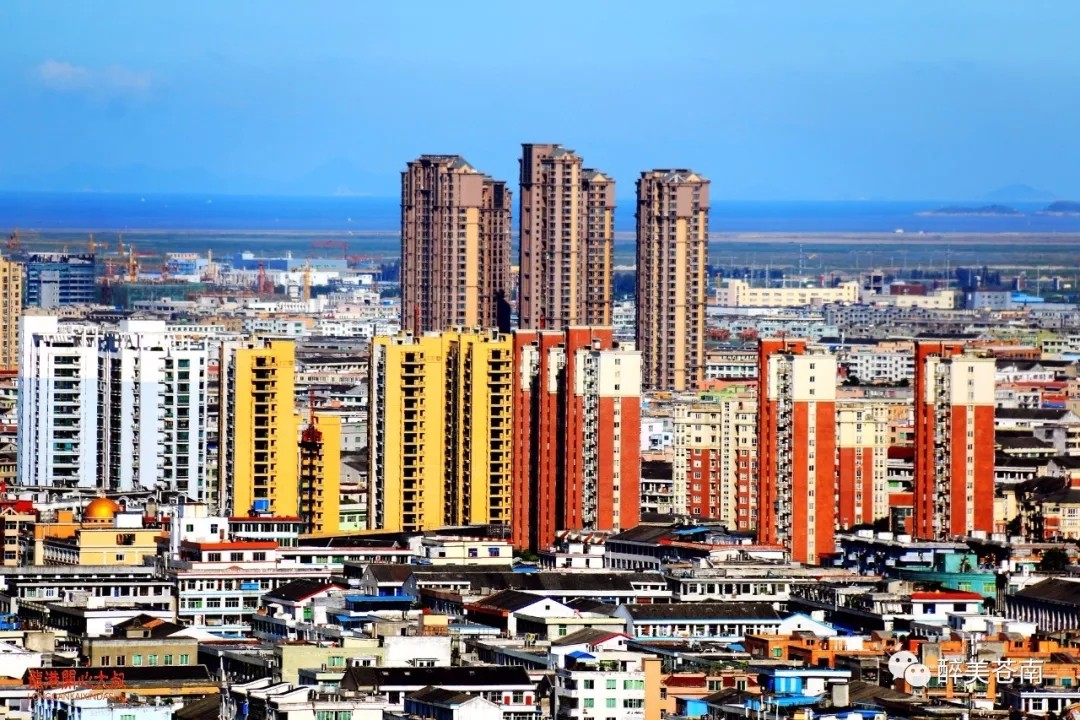 震撼！台风登陆前，龙港天空这一幕……图片来源：微信最美苍南