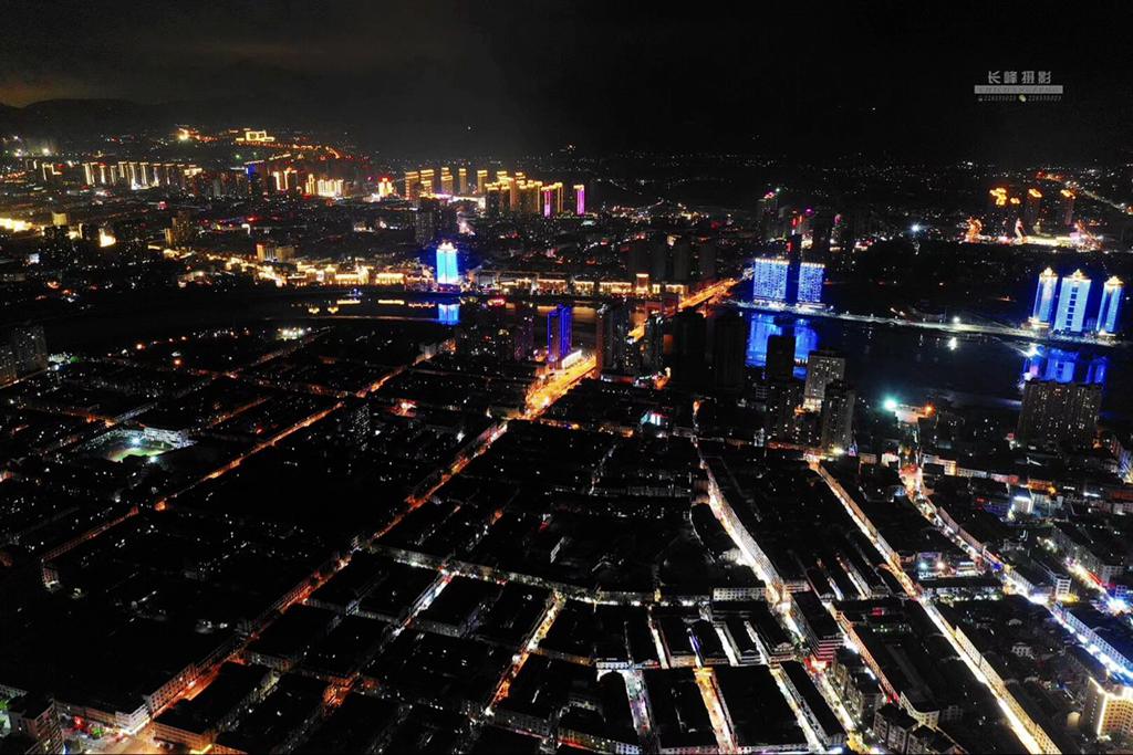 东海明珠一龙港的夜（池长峰/摄）