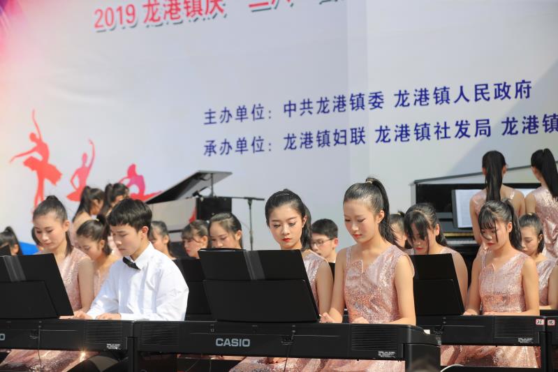 龙港庆“三八”千人宣誓暨大型文艺展演活动精彩图集 摄影：池长峰