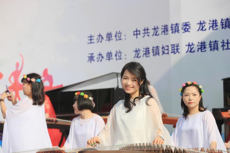 龙港庆“三八”千人宣誓暨大型文艺展演活动精彩图集 摄影：池长峰