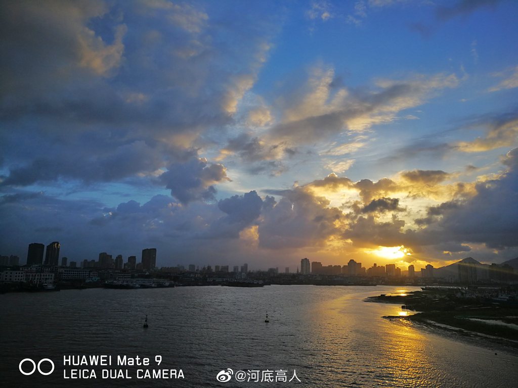 傍晚龙港江边的天空 摄影：河底高人