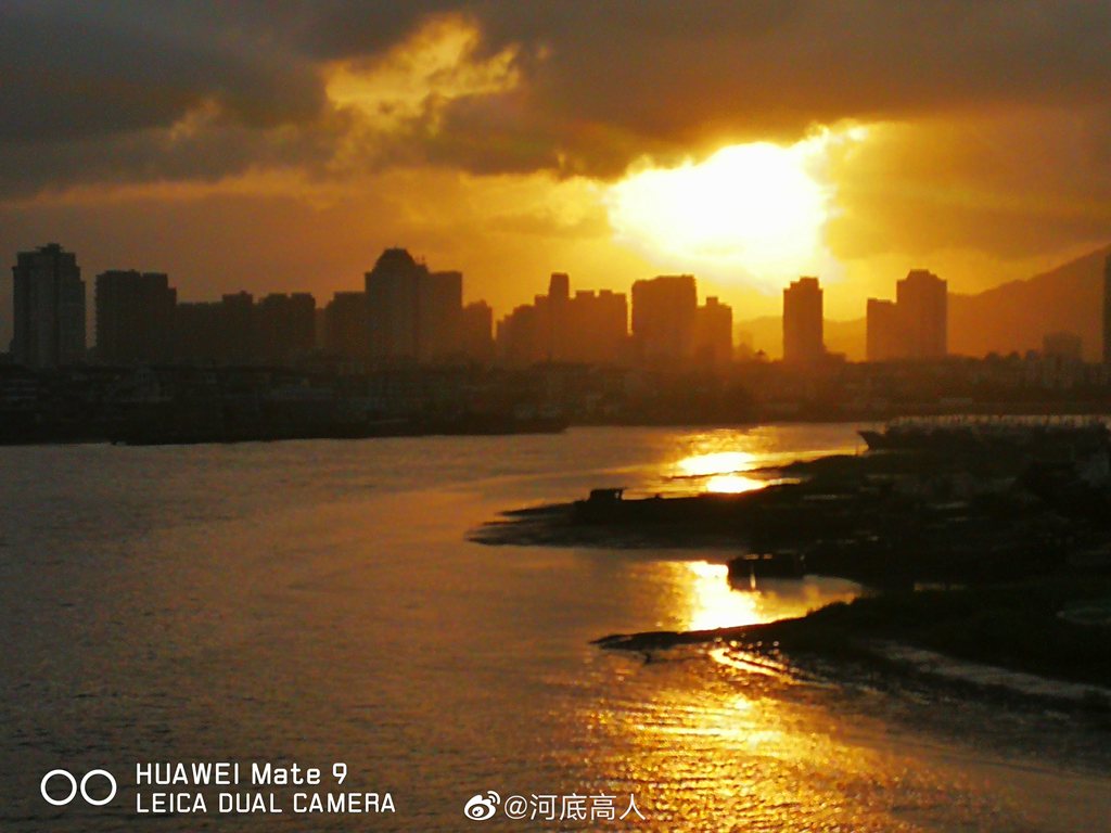 傍晚龙港江边的天空 摄影：河底高人