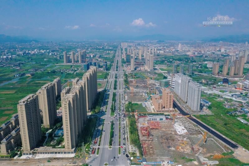 高楼林立的龙港 摄影：池长峰