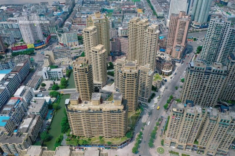 高楼林立的龙港 摄影：池长峰