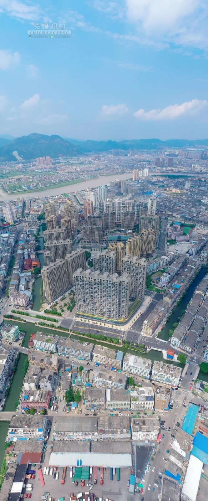 高楼林立的龙港 摄影：池长峰