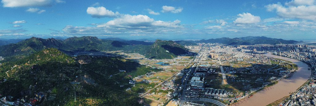 晴空万里 冬日里的龙港 摄影：池长峰