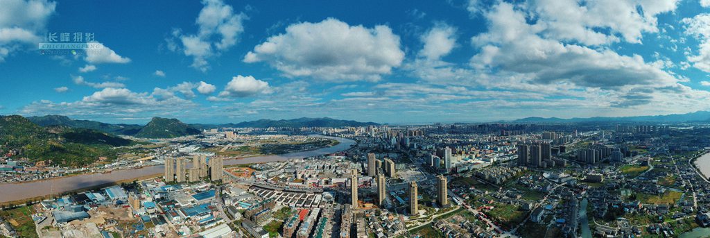 晴空万里 冬日里的龙港 摄影：池长峰