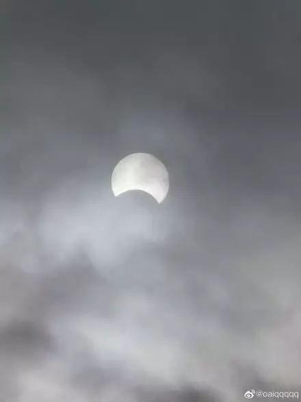 @SYan-- :旁边的云飘来的刚刚好,没瞎