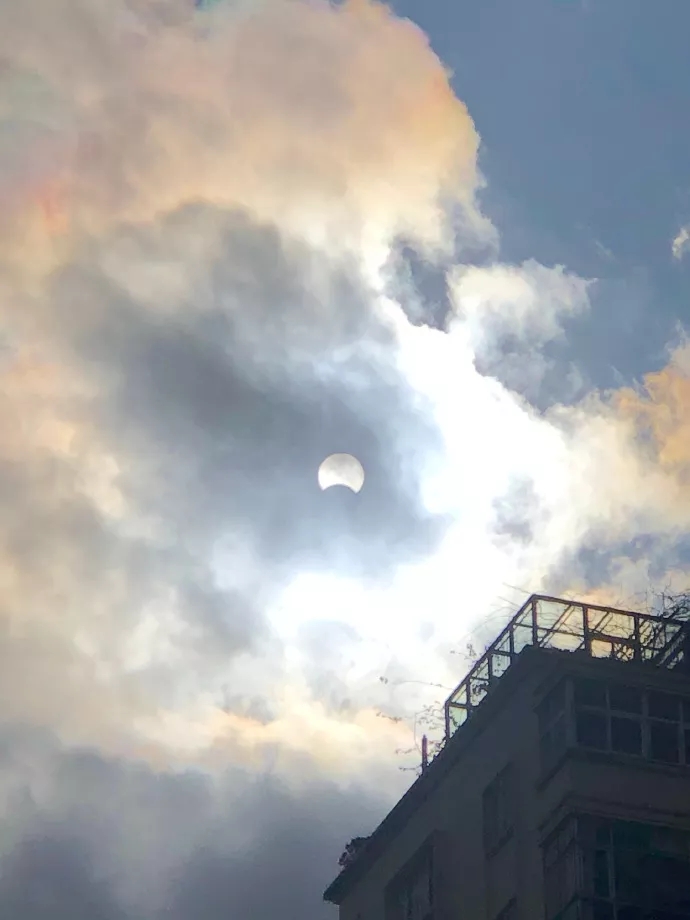 @去火星撕家:看到了,日偏食