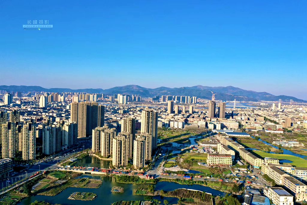 其实你知道吗？春天已经悄悄来临，油菜花都开了。 摄影：池长峰