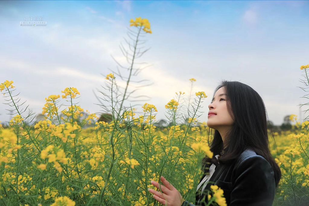  整洁优美的乡村环境，生态宜居的住宅小区，居家养老服务中心、文化礼堂、垃圾资源化利用中心、景观公园等各种公共设施齐全……通过实施“土地综合整治+美丽乡村建设”，龙港市中对口村从脏乱差的后进村华丽转身为精品村，并成为浙江省土地综合整治示范村。摄影：池长峰