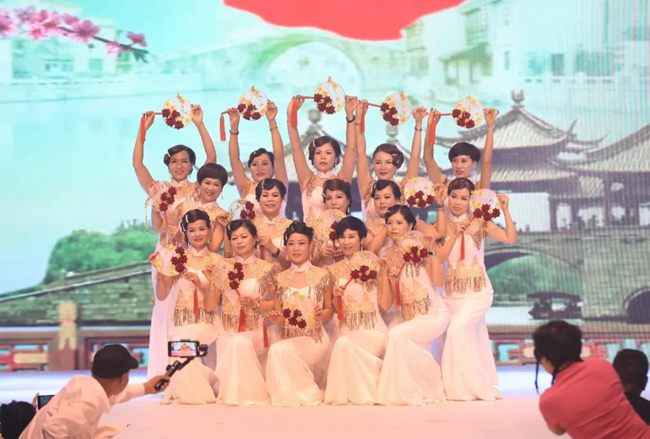 龙港市旗袍协会举行第一届文艺晚会