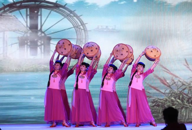 龙港市旗袍协会举行第一届文艺晚会