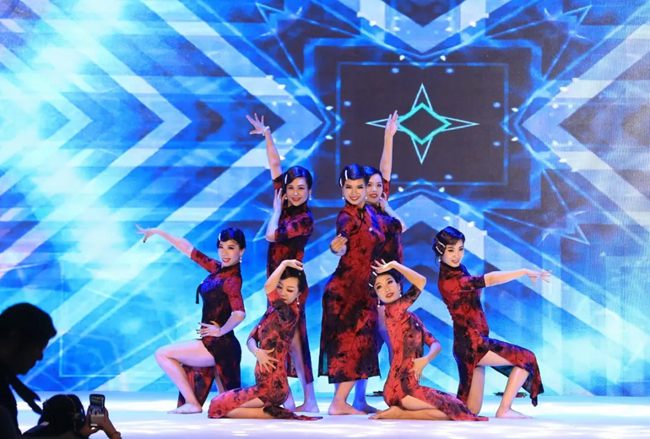 龙港市旗袍协会举行第一届文艺晚会