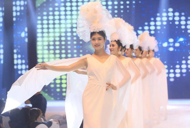 龙港市旗袍协会举行第一届文艺晚会  摄影：池长峰