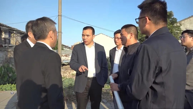 郑建忠：大手笔、高标准、严要求推进旧城改造工作