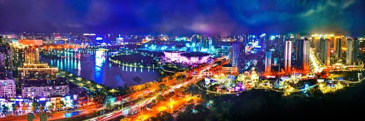 苍南县城新区夜景。（林元科摄）