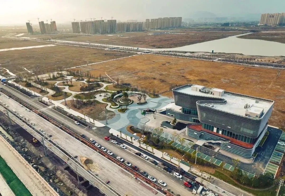 龙湖客厅 摄影：池长峰