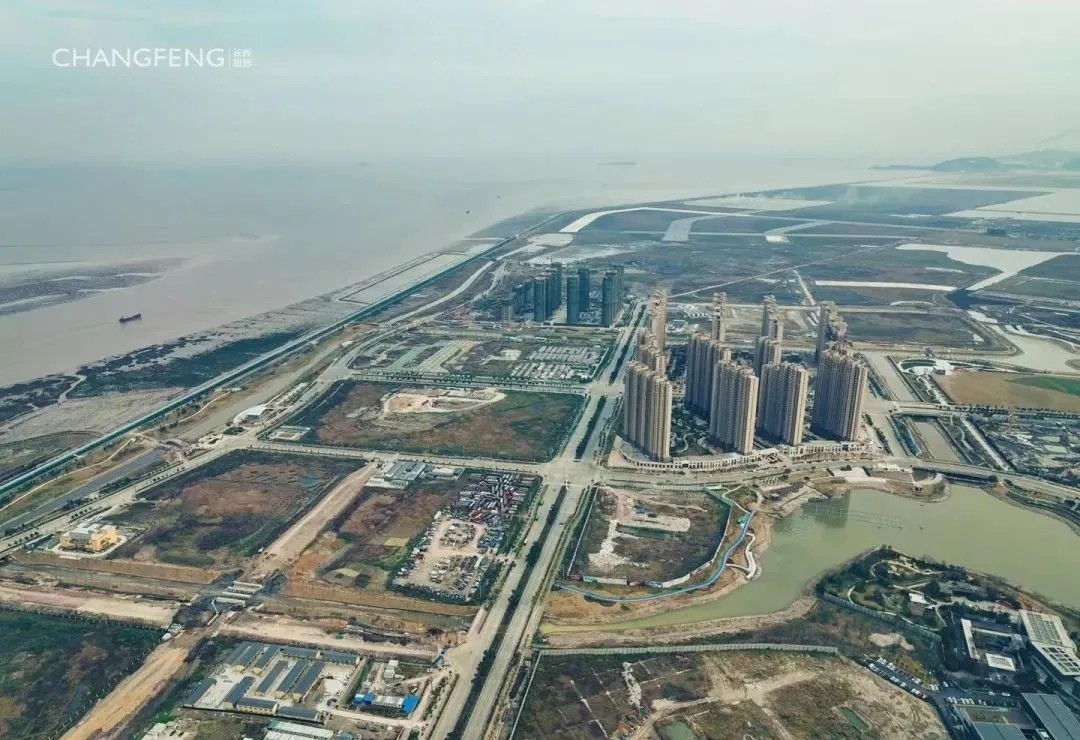 临港大道   摄影：池长峰