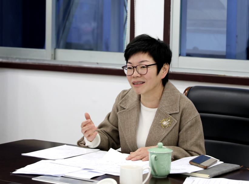 李青对文史组成员的辛勤付出表示感谢