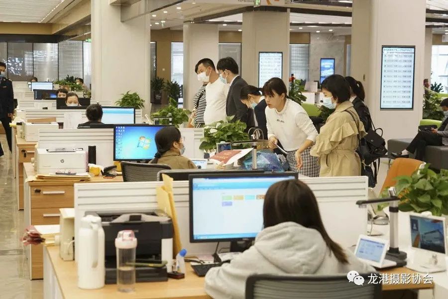 苏巧将 摄 《龙港“一枚印章管审批”改革正式起航》组照