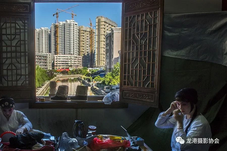 廖雄 摄 《融汇古今》