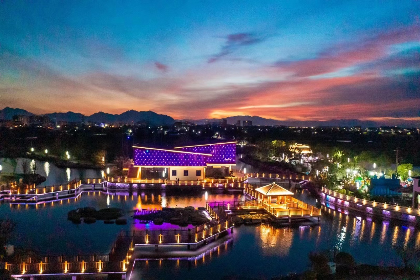 龙港夜景  摄影：陈东册