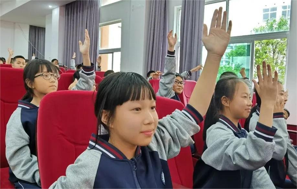 此次随迁子女衔接活动，让中学教师走进小学，深入了解学生情况