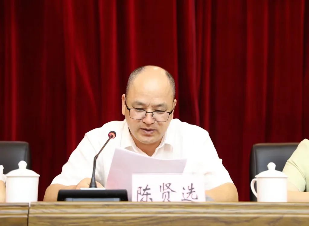 龙港市政协秘书长、党组成员陈贤选担任市政协书画院院长