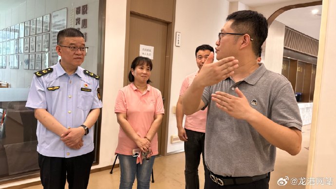 龙港市市场监督管理局党委委员、副局长谢作票