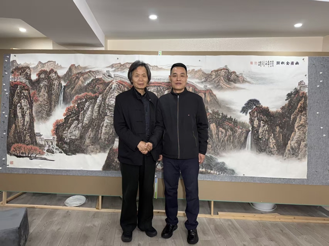 国画大师窦宪敏现场历经五天精缩版《幽燕金秋图》完美收官