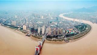 温州日报头版丨龙港前四月工业产值逼近百亿