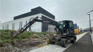 龙港市新城联合党委开展环境卫生整治行动