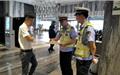 龙港交警深入涉酒场所开展“拒绝酒驾”源头宣传