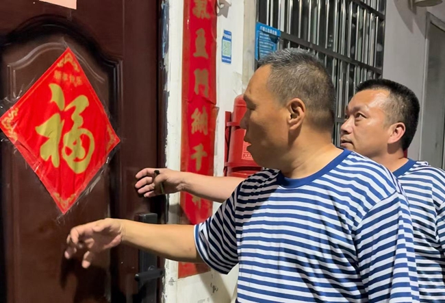 与“沙德尔”赛跑！龙港市海上蛟龙救援队连夜转移30余名老人