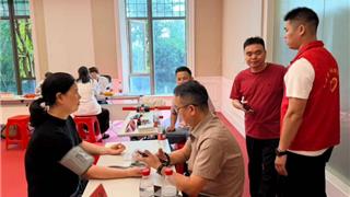 新城党委：情暖重阳送健康 敬老新风助文明